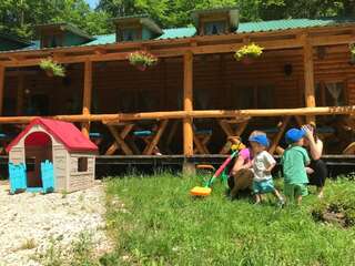 Кемпинги Waterfall Rafting Center Šćepan-Polje Стандартный двухместный номер с 2 отдельными кроватями и общей ванной комнатой-3